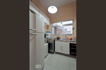 Casa à venda com 481m², 4 quartos e 8 vagasCozinha 2- Edícula