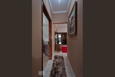 Casa à venda com 481m², 4 quartos e 8 vagasCorredor