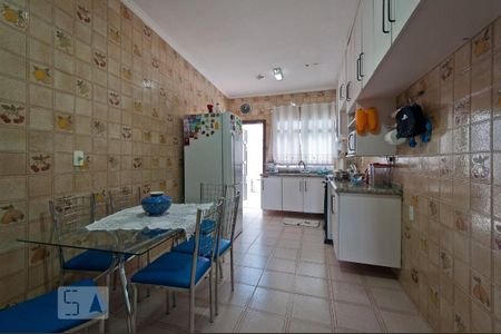 Casa à venda com 481m², 4 quartos e 8 vagasCozinha