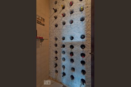 Casa à venda com 481m², 4 quartos e 8 vagasAdega