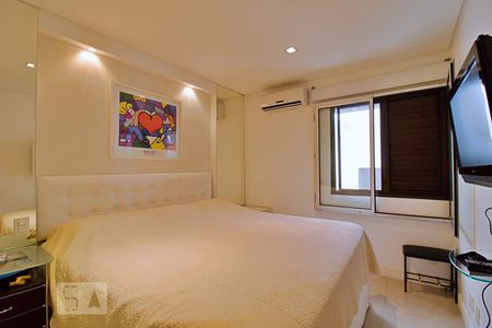 Apartamento à venda com 136m², 3 quartos e 3 vagas Apartamento à venda com 136m², 3 quartos e 3 vagasSuíte