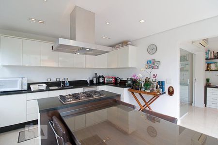 Apartamento à venda com 136m², 3 quartos e 3 vagas Apartamento à venda com 136m², 3 quartos e 3 vagasCozinha