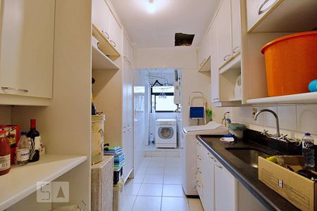 Apartamento à venda com 136m², 3 quartos e 3 vagas Apartamento à venda com 136m², 3 quartos e 3 vagasCozinha