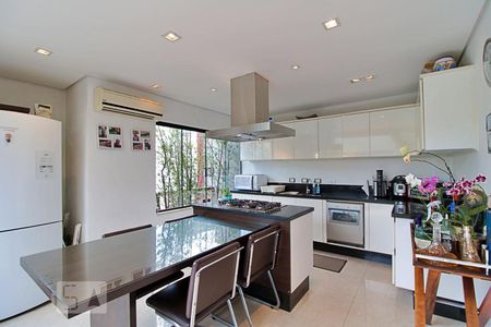 Apartamento à venda com 136m², 3 quartos e 3 vagas Apartamento à venda com 136m², 3 quartos e 3 vagasCozinha