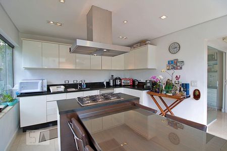 Apartamento à venda com 136m², 3 quartos e 3 vagas Apartamento à venda com 136m², 3 quartos e 3 vagasCozinha