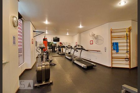 Apartamento à venda com 136m², 3 quartos e 3 vagas Apartamento à venda com 136m², 3 quartos e 3 vagasÁrea comum - Academia