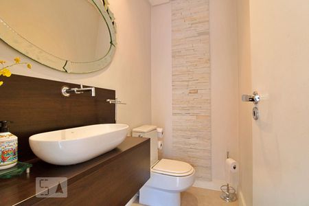 Lavabo de apartamento à venda com 3 quartos, 136m² em Real Parque, São Paulo