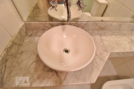 Apartamento à venda com 136m², 3 quartos e 3 vagas Apartamento à venda com 136m², 3 quartos e 3 vagasBanheiro