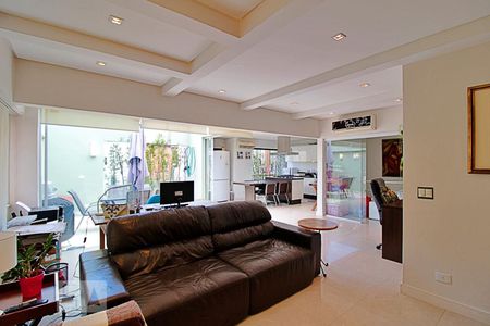 Sala de apartamento à venda com 3 quartos, 136m² em Real Parque, São Paulo