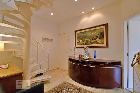 Apartamento à venda com 136m², 3 quartos e 3 vagas Apartamento à venda com 136m², 3 quartos e 3 vagasHall