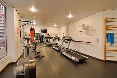 Apartamento à venda com 136m², 3 quartos e 3 vagas Apartamento à venda com 136m², 3 quartos e 3 vagasÁrea comum - Academia