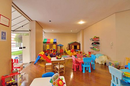 Apartamento à venda com 136m², 3 quartos e 3 vagas Apartamento à venda com 136m², 3 quartos e 3 vagasÁrea Comum - Playground