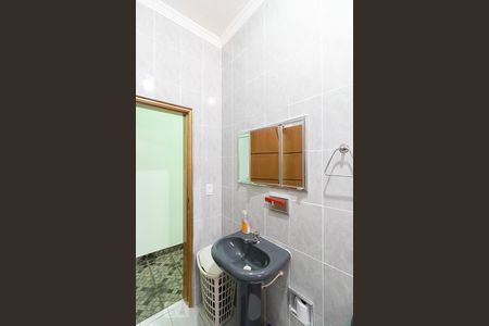 Casa à venda com 150m², 4 quartos e 2 vagas Casa à venda com 150m², 4 quartos e 2 vagasBanheiro