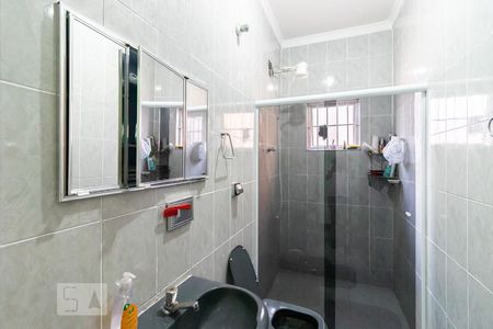 Banheiro de casa à venda com 4 quartos, 150m² em Jardim Cotinha, São Paulo