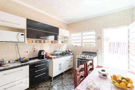 Casa à venda com 150m², 4 quartos e 2 vagas Casa à venda com 150m², 4 quartos e 2 vagasCozinha