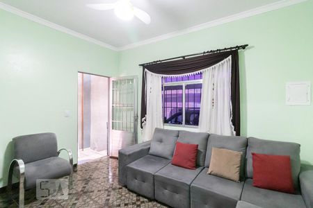 Sala de casa à venda com 4 quartos, 150m² em Jardim Cotinha, São Paulo