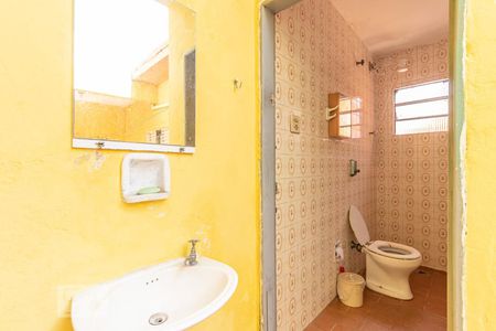 Casa à venda com 150m², 4 quartos e 2 vagas Casa à venda com 150m², 4 quartos e 2 vagasBanheiro 2