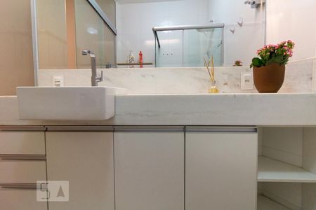 Apartamento para alugar com 59m², 1 quarto e sem vagaBanheiro da Suíte