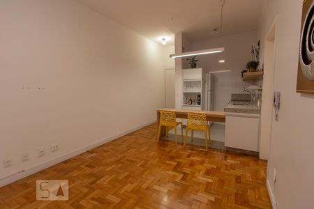 Sala e Cozinha de apartamento para alugar com 1 quarto, 59m² em Centro, Belo Horizonte