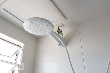 Apartamento à venda com 51m², 2 quartos e 1 vagaDetalhe do banheiro