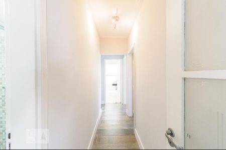 Corredor de apartamento para alugar com 3 quartos, 100m² em Bosque, Campinas