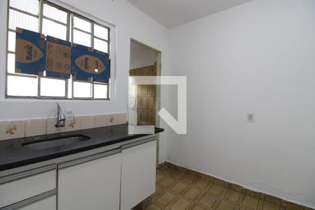 Sala/Cozinha de casa para alugar com 2 quartos, 65m² em Parque das Paineiras, São Paulo