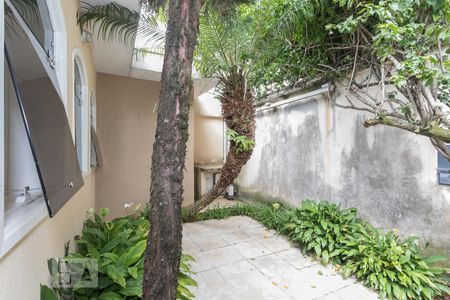 Casa para alugar com 320m², 4 quartos e 2 vagas Casa para alugar com 320m², 4 quartos e 2 vagasEntrada Social