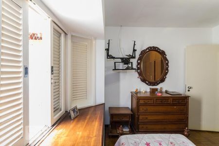 Casa para alugar com 320m², 4 quartos e 2 vagas Casa para alugar com 320m², 4 quartos e 2 vagasQuarto 01