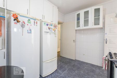 Casa para alugar com 320m², 4 quartos e 2 vagas Casa para alugar com 320m², 4 quartos e 2 vagasCozinha