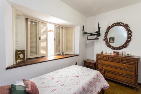 Casa para alugar com 320m², 4 quartos e 2 vagas Casa para alugar com 320m², 4 quartos e 2 vagasQuarto 01