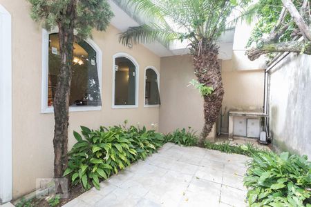 Casa para alugar com 320m², 4 quartos e 2 vagas Casa para alugar com 320m², 4 quartos e 2 vagasEntrada Social