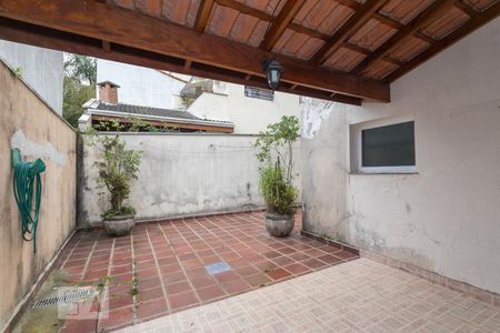 Casa para alugar com 320m², 4 quartos e 2 vagas Casa para alugar com 320m², 4 quartos e 2 vagasÁrea Externa - Churrasqueira