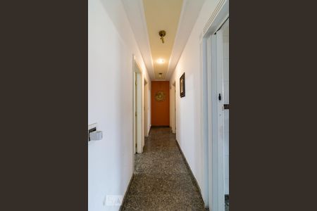 Corredor de casa à venda com 3 quartos, 260m² em Jardim Maia, Guarulhos