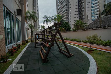 Apartamento à venda com 140m², 4 quartos e 2 vagas Apartamento à venda com 140m², 4 quartos e 2 vagasPlayground