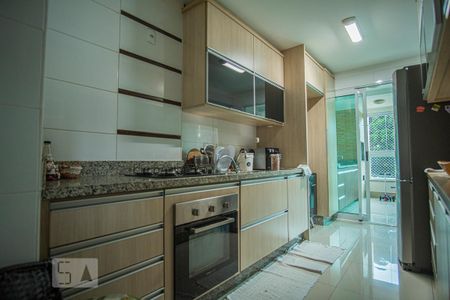 Apartamento à venda com 140m², 4 quartos e 2 vagas Apartamento à venda com 140m², 4 quartos e 2 vagasCozinha
