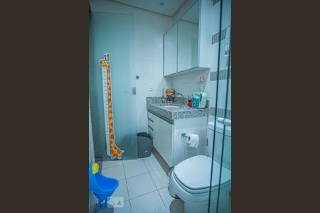 Apartamento à venda com 140m², 4 quartos e 2 vagas Apartamento à venda com 140m², 4 quartos e 2 vagasArmário Primeira Suíte 2