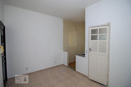 Quarto 1 de kitnet/studio à venda com 1 quarto, 20m² em Laranjeiras, Rio de Janeiro