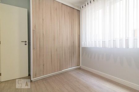 Quarto 2 de apartamento para alugar com 2 quartos, 58m² em Água Verde, Curitiba