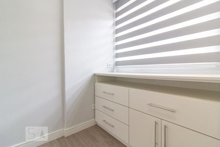 Closet de apartamento para alugar com 2 quartos, 58m² em Água Verde, Curitiba