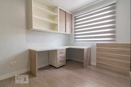 Quarto 1 de apartamento para alugar com 2 quartos, 58m² em Água Verde, Curitiba