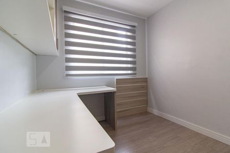 Quarto 1 de apartamento para alugar com 2 quartos, 58m² em Água Verde, Curitiba