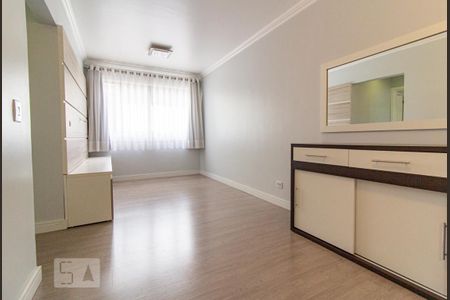 Sala de apartamento para alugar com 2 quartos, 58m² em Água Verde, Curitiba