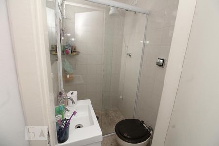 Casa à venda com 105m², 3 quartos e 1 vaga Casa à venda com 105m², 3 quartos e 1 vagaBanheiro da Suíte 2