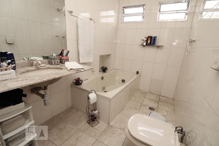 Casa à venda com 105m², 3 quartos e 1 vaga Casa à venda com 105m², 3 quartos e 1 vagaBanheiro da Suíte 3