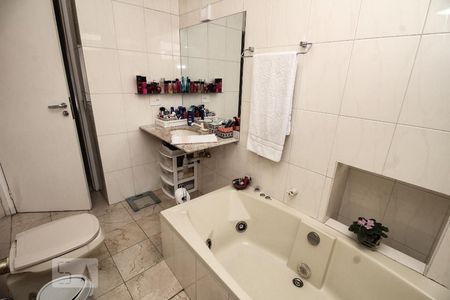 Casa à venda com 105m², 3 quartos e 1 vaga Casa à venda com 105m², 3 quartos e 1 vagaBanheiro da Suíte 3