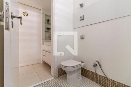 Apartamento para alugar com 500m², 4 quartos e 2 vagas Apartamento para alugar com 500m², 4 quartos e 2 vagasBanheiro Social