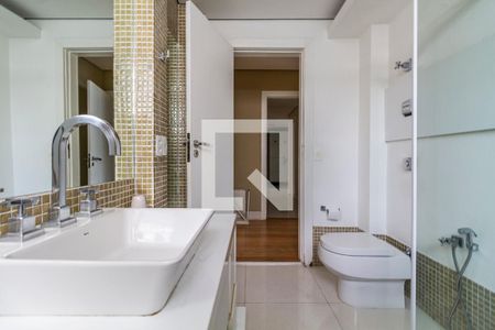 Apartamento para alugar com 500m², 4 quartos e 2 vagas Apartamento para alugar com 500m², 4 quartos e 2 vagasBanheiro da Suíte