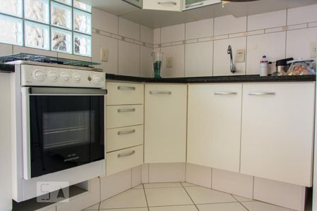 Apartamento à venda com 85m², 3 quartos e 2 vagasCozinha - Armários