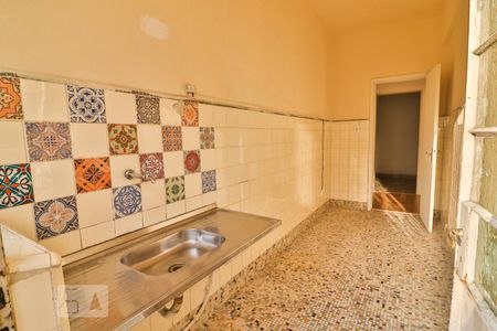 Cozinha de apartamento para alugar com 1 quarto, 50m² em Bela Vista, São Paulo