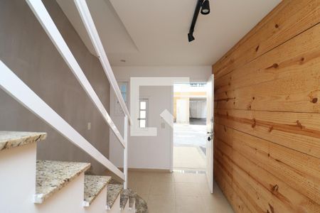 Sala de casa de condomínio para alugar com 3 quartos, 101m² em Praia da Bandeira, Rio de Janeiro